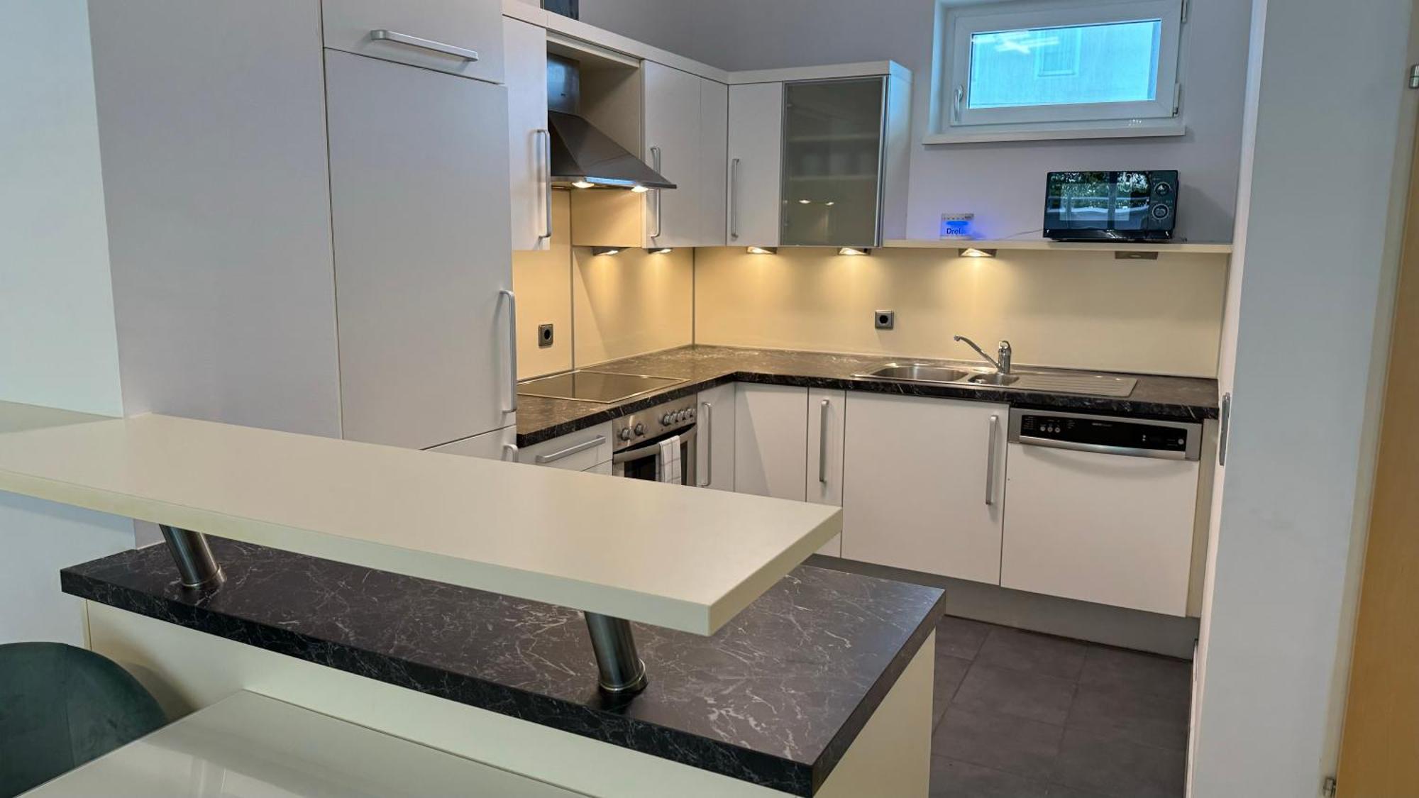 City Apartement Linz Fuer 5 Gaeste Mit Self-Checkin Und Kueche Exterior photo