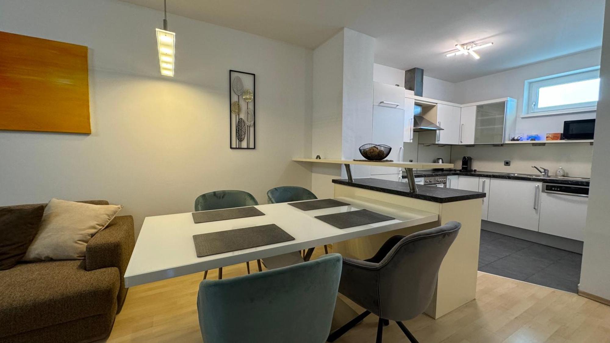 City Apartement Linz Fuer 5 Gaeste Mit Self-Checkin Und Kueche Exterior photo